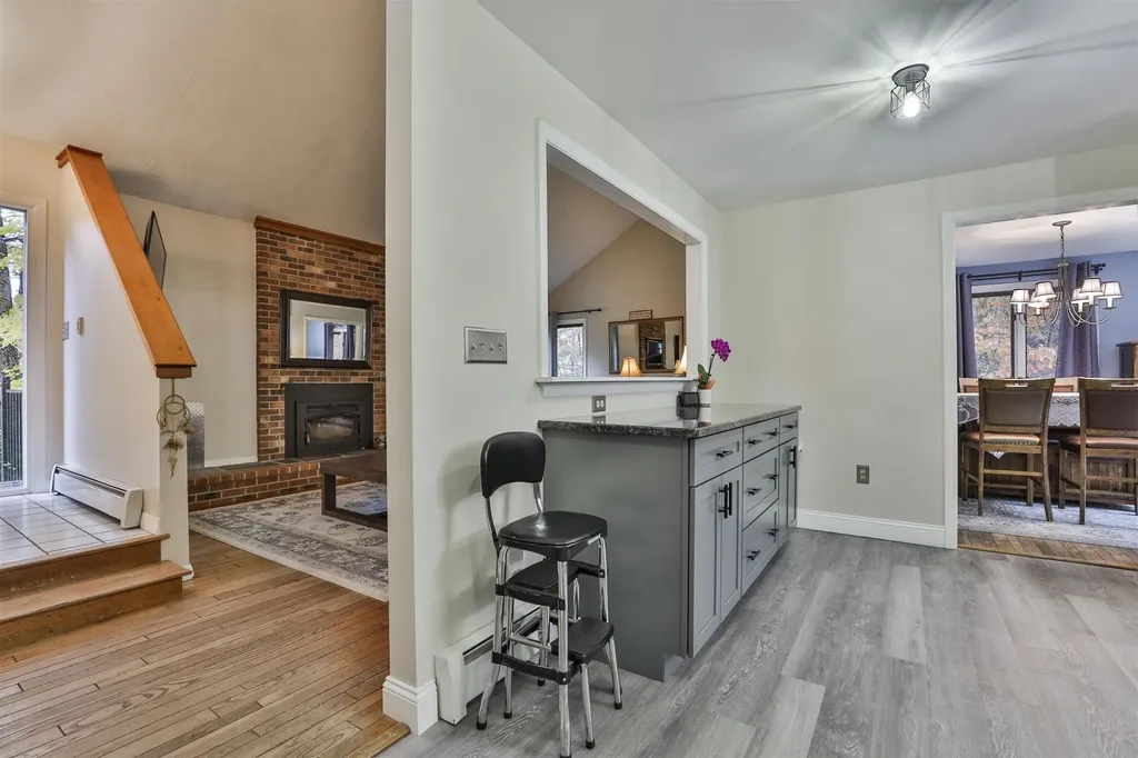 11 Teloian Drive Hudson NH 03051