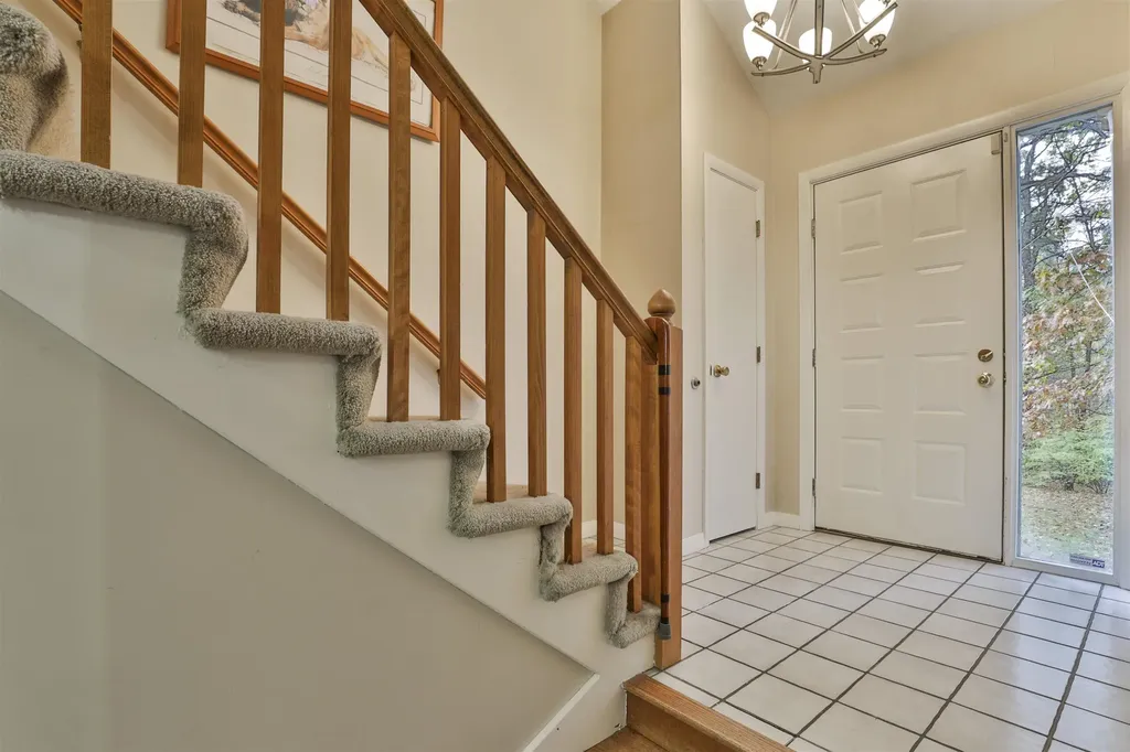 11 Teloian Drive Hudson NH 03051