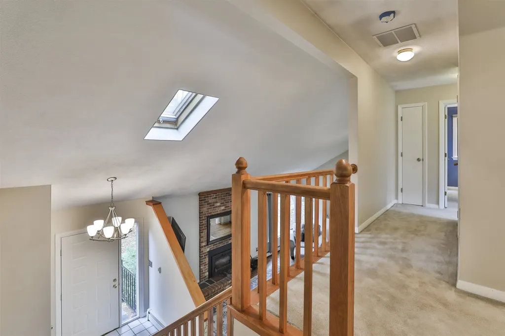 11 Teloian Drive Hudson NH 03051