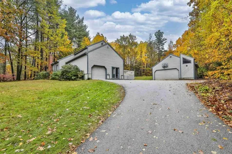 11 Teloian Drive Hudson NH 03051