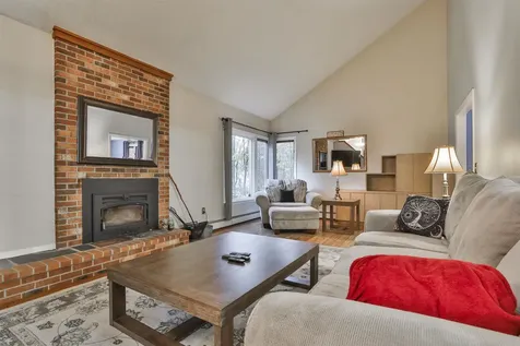 11 Teloian Drive Hudson NH 03051