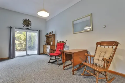 11 Teloian Drive Hudson NH 03051