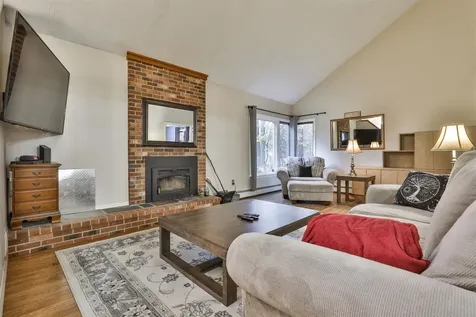 11 Teloian Drive Hudson NH 03051