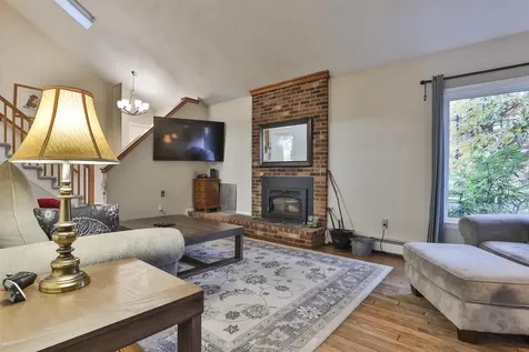 11 Teloian Drive Hudson NH 03051