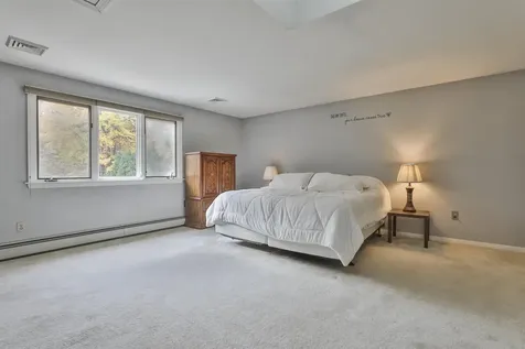 11 Teloian Drive Hudson NH 03051