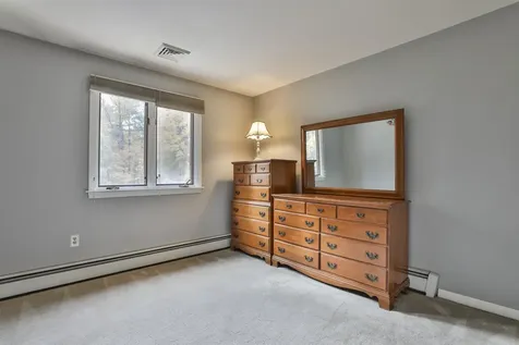 11 Teloian Drive Hudson NH 03051