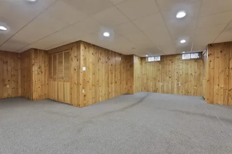 11 Teloian Drive Hudson NH 03051