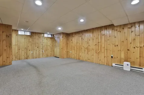 11 Teloian Drive Hudson NH 03051