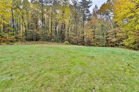 11 Teloian Drive Hudson NH 03051