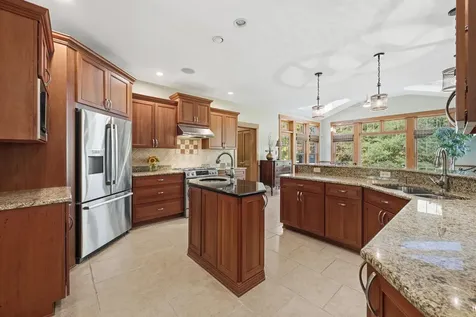 58 Tanglewood Drive Nashua NH 03062