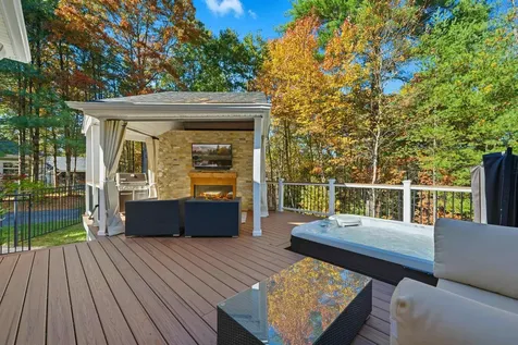 58 Tanglewood Drive Nashua NH 03062