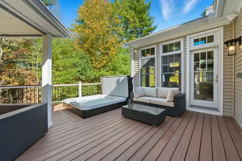 58 Tanglewood Drive Nashua NH 03062