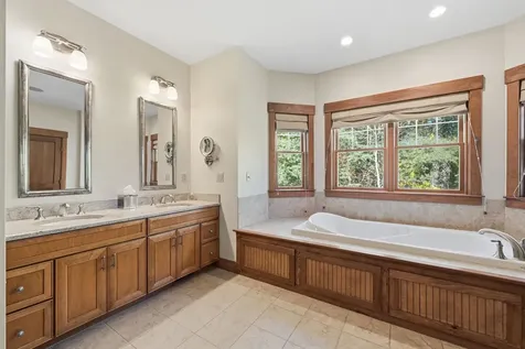 58 Tanglewood Drive Nashua NH 03062