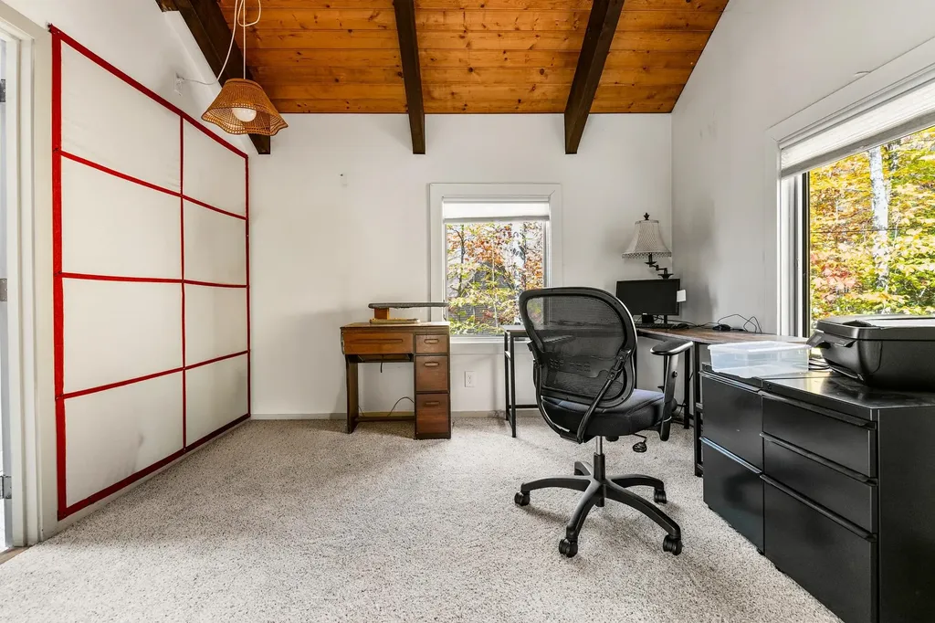 44 Hummingbird Hill Grantham NH 03753