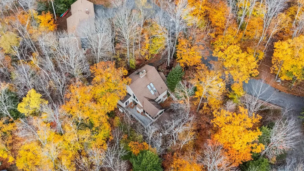 44 Hummingbird Hill Grantham NH 03753