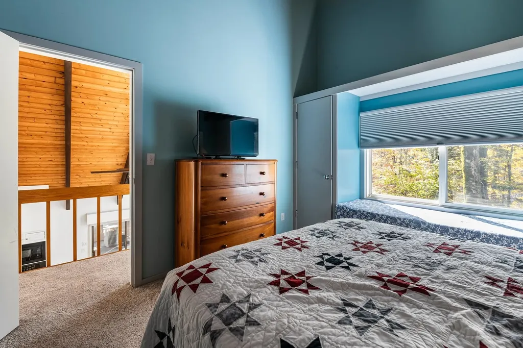 44 Hummingbird Hill Grantham NH 03753