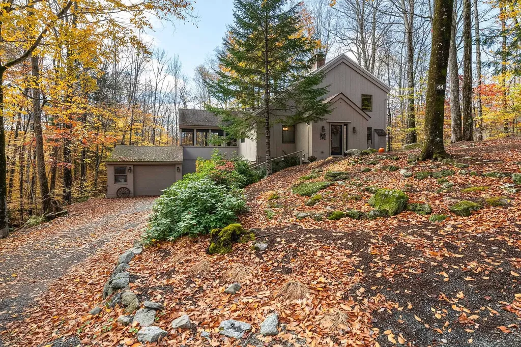 44 Hummingbird Hill Grantham NH 03753