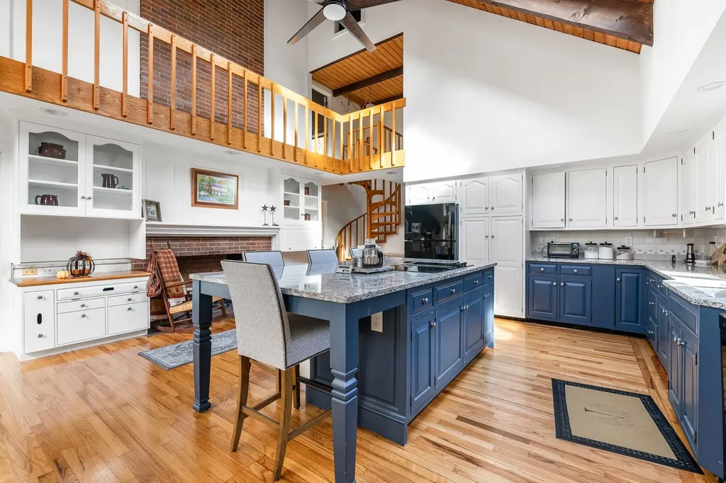 44 Hummingbird Hill Grantham NH 03753