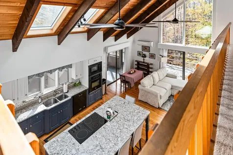 44 Hummingbird Hill Grantham NH 03753