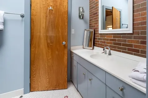 44 Hummingbird Hill Grantham NH 03753