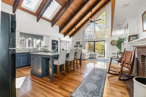 44 Hummingbird Hill Grantham NH 03753