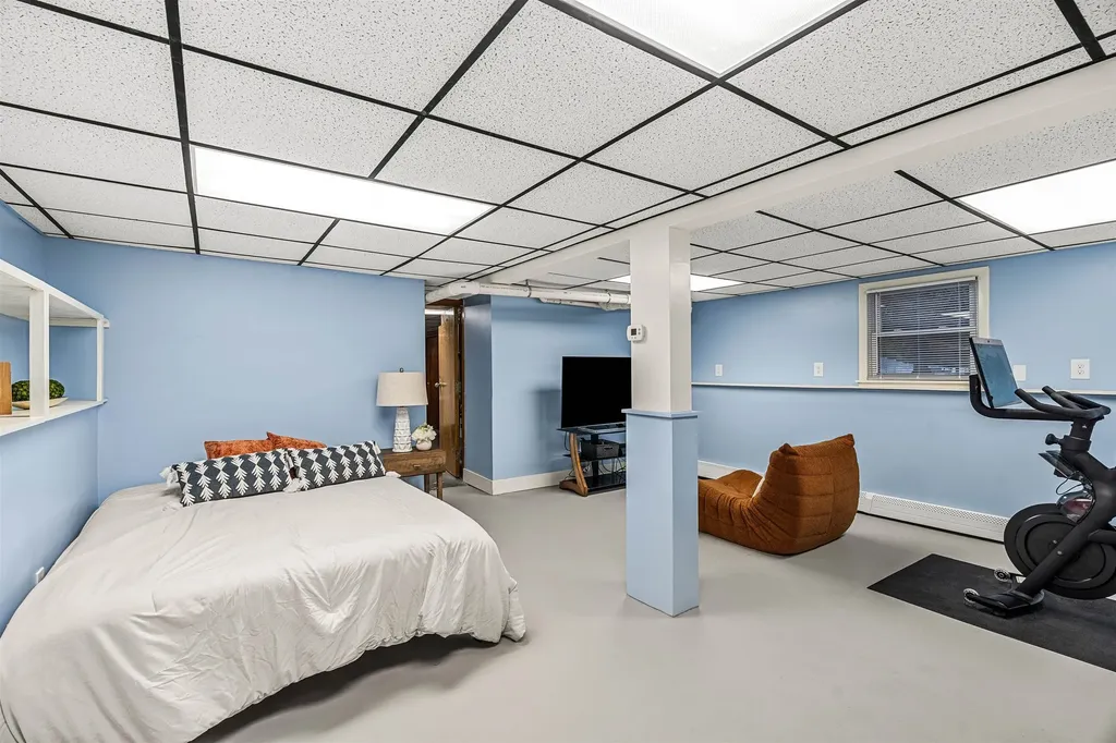 12 Maplewood Avenue Goffstown NH 03045