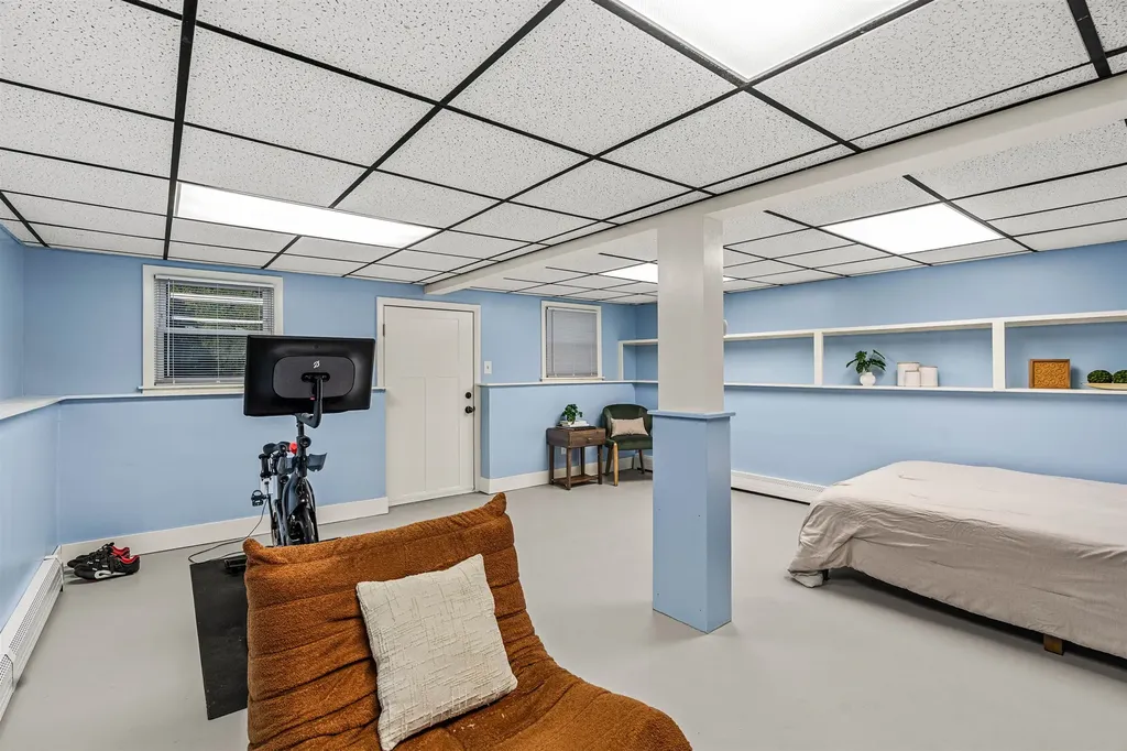 12 Maplewood Avenue Goffstown NH 03045