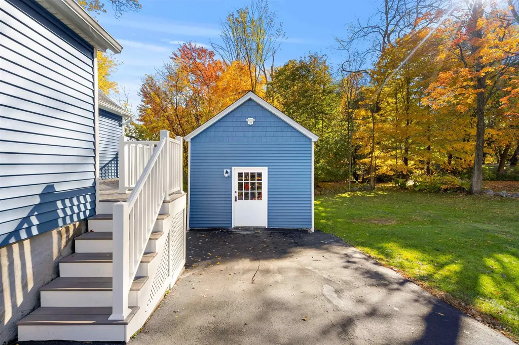 12 Maplewood Avenue Goffstown NH 03045