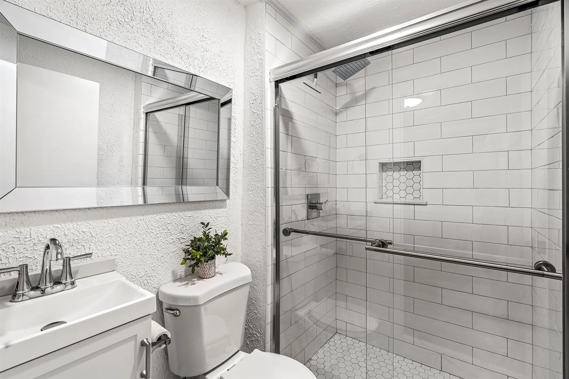 12 Maplewood Avenue Goffstown NH 03045