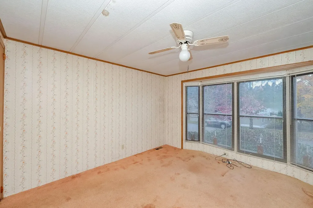 22 Cherokee Way Rochester NH 03867