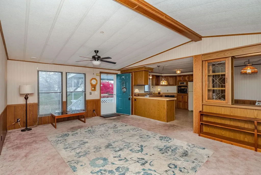 22 Cherokee Way Rochester NH 03867