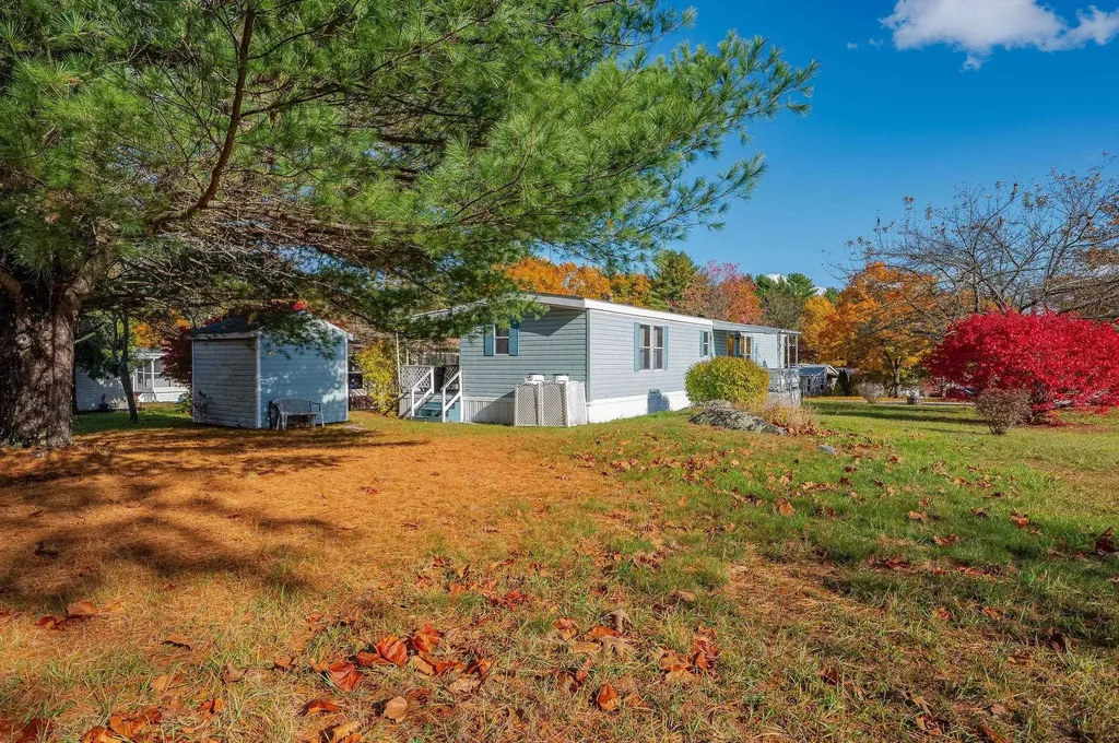 22 Cherokee Way Rochester NH 03867