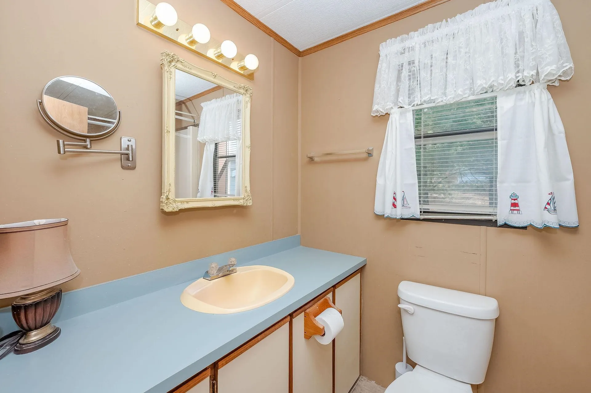 22 Cherokee Way Rochester NH 03867