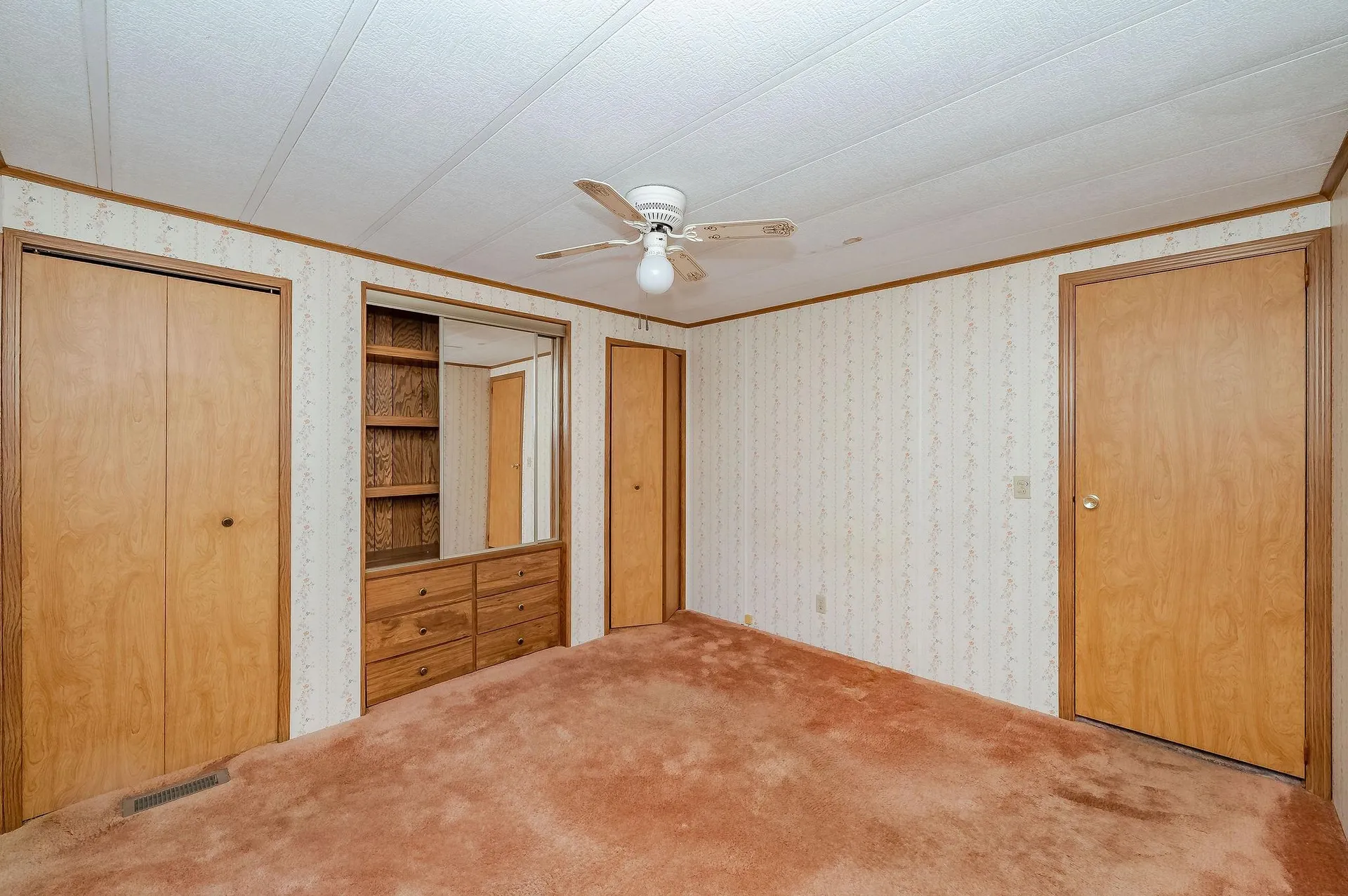 22 Cherokee Way Rochester NH 03867