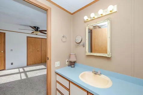 22 Cherokee Way Rochester NH 03867