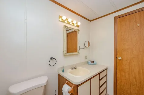 22 Cherokee Way Rochester NH 03867