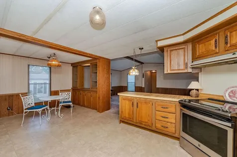 22 Cherokee Way Rochester NH 03867