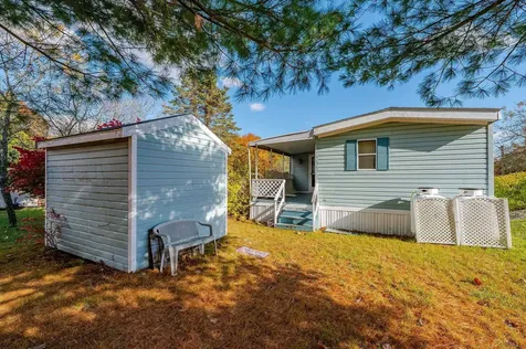 22 Cherokee Way Rochester NH 03867