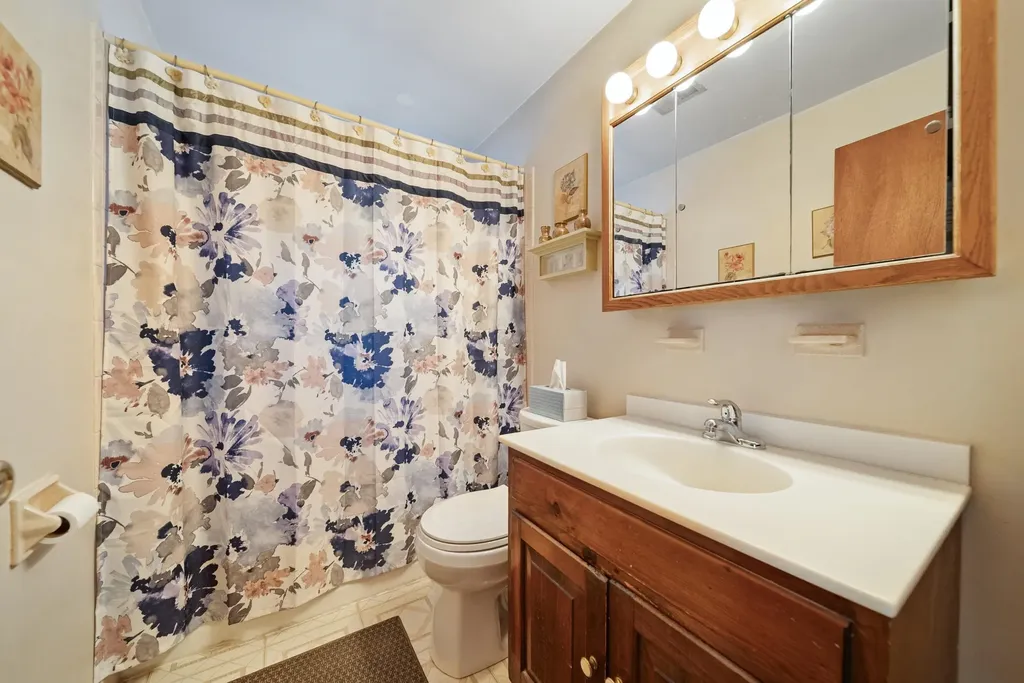 13 Riverside Drive Hudson NH 03051