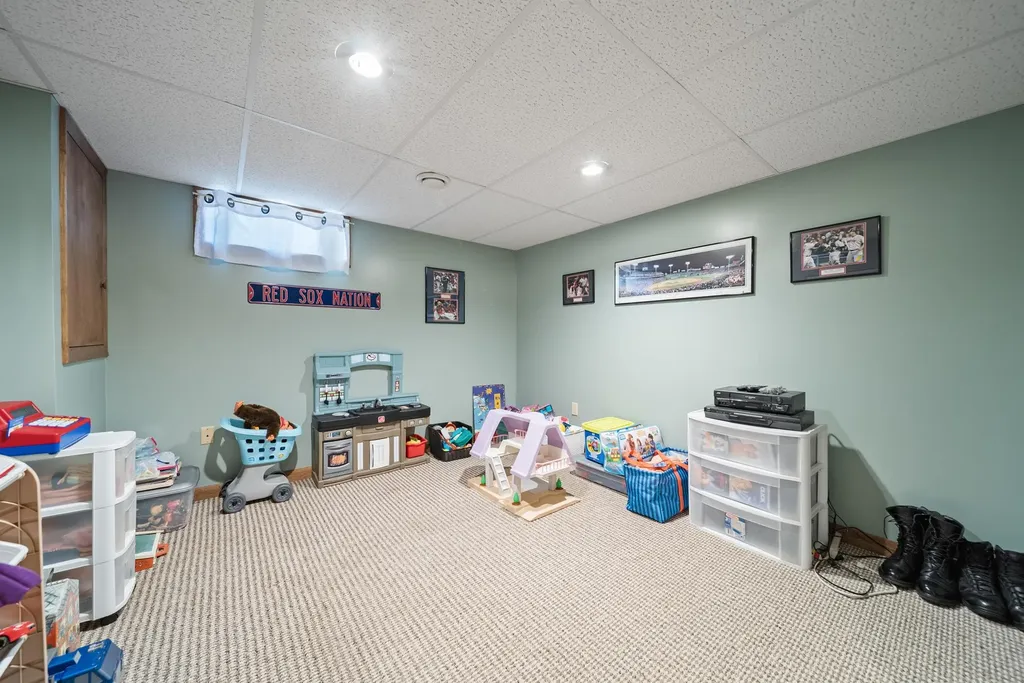 13 Riverside Drive Hudson NH 03051