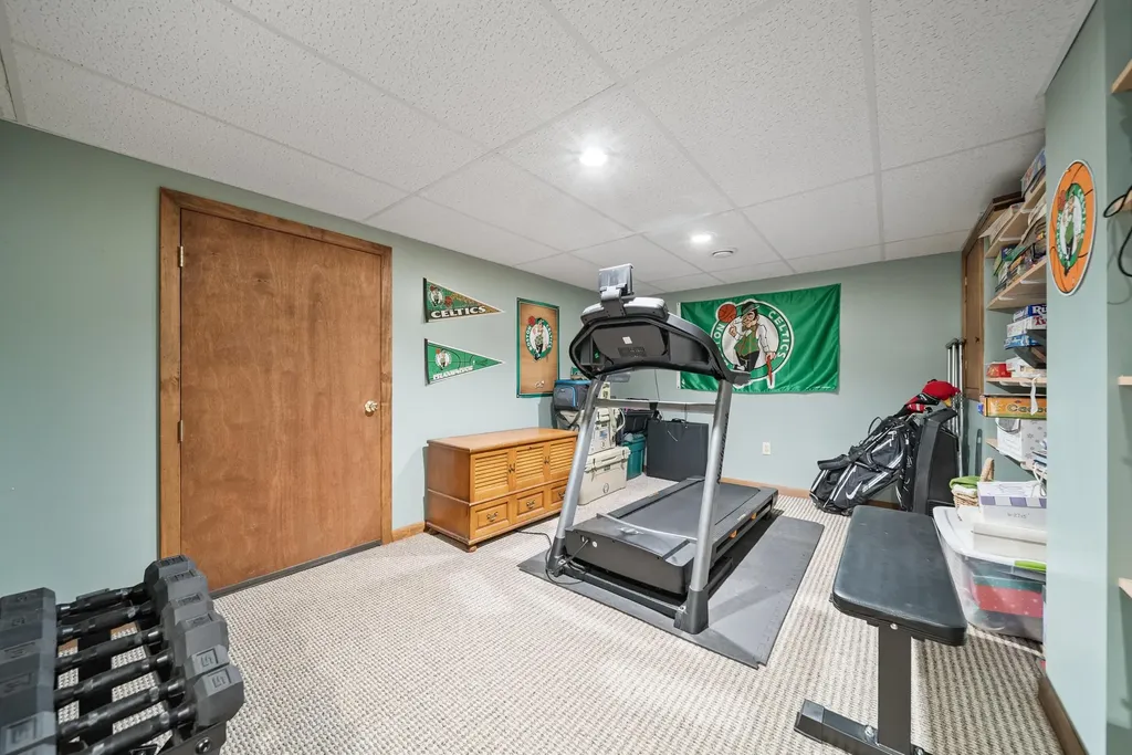 13 Riverside Drive Hudson NH 03051