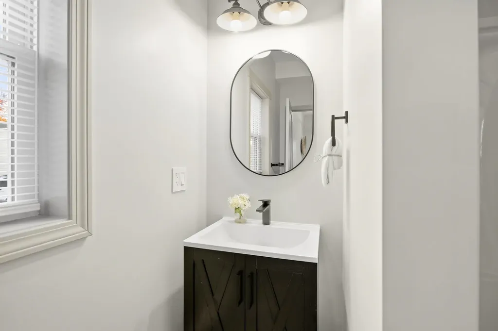 284 Bell Street Manchester NH 03103