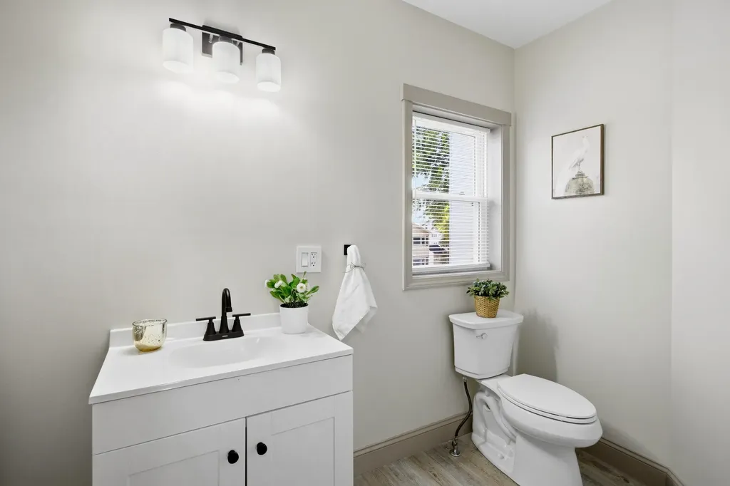 284 Bell Street Manchester NH 03103