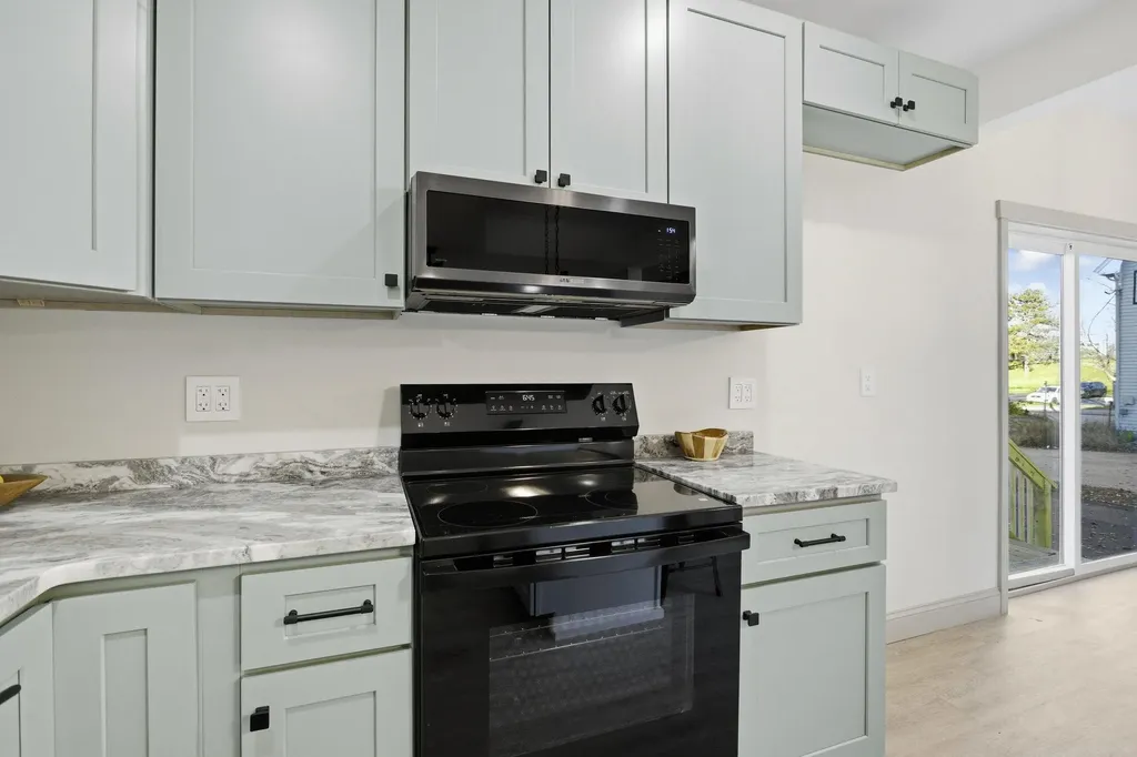 284 Bell Street Manchester NH 03103