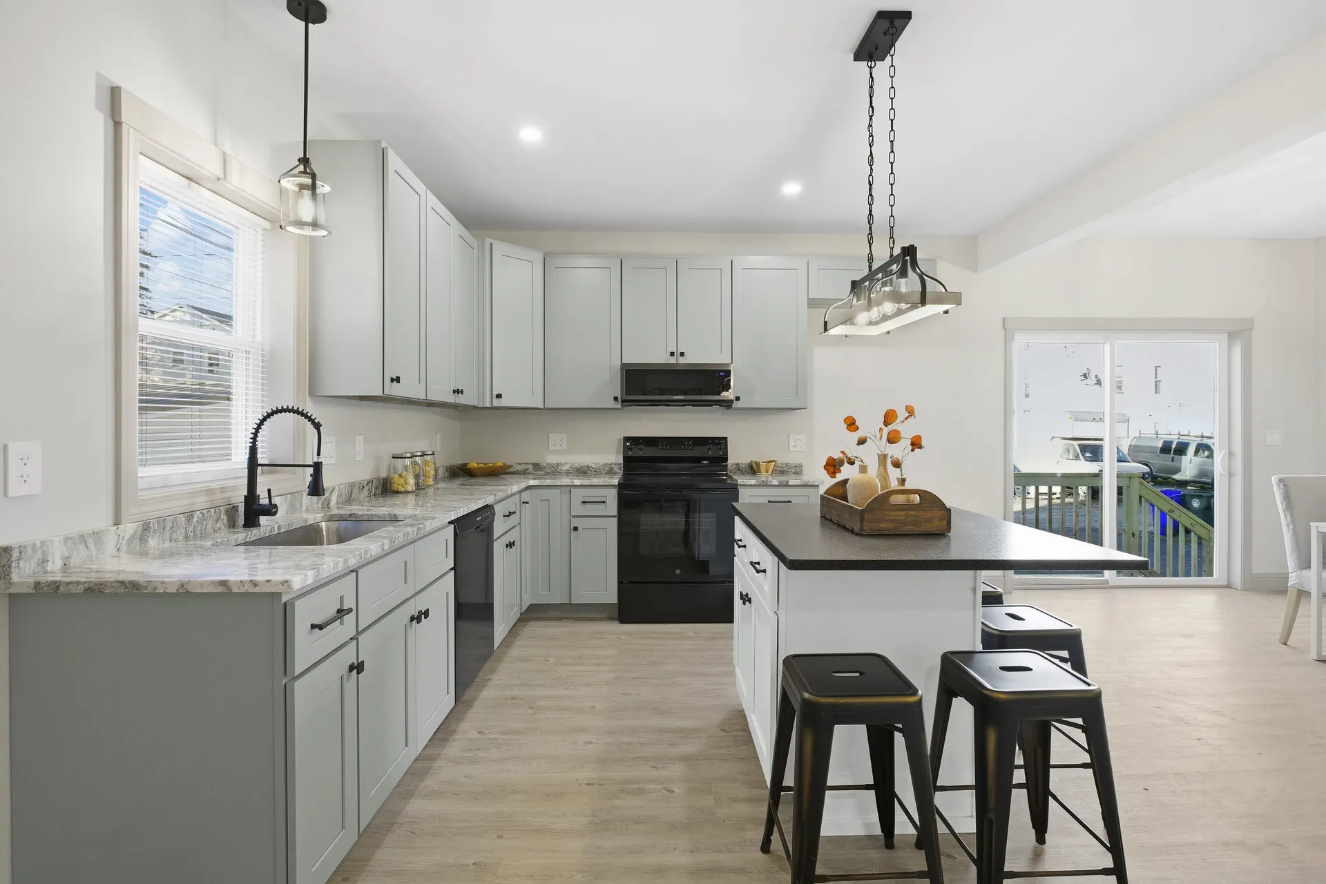 284 Bell Street Manchester NH 03103