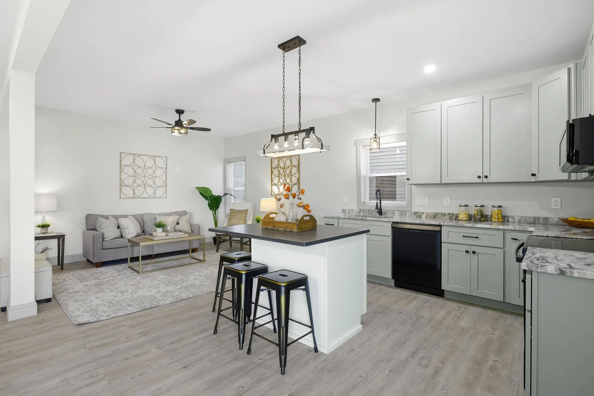 284 Bell Street Manchester NH 03103