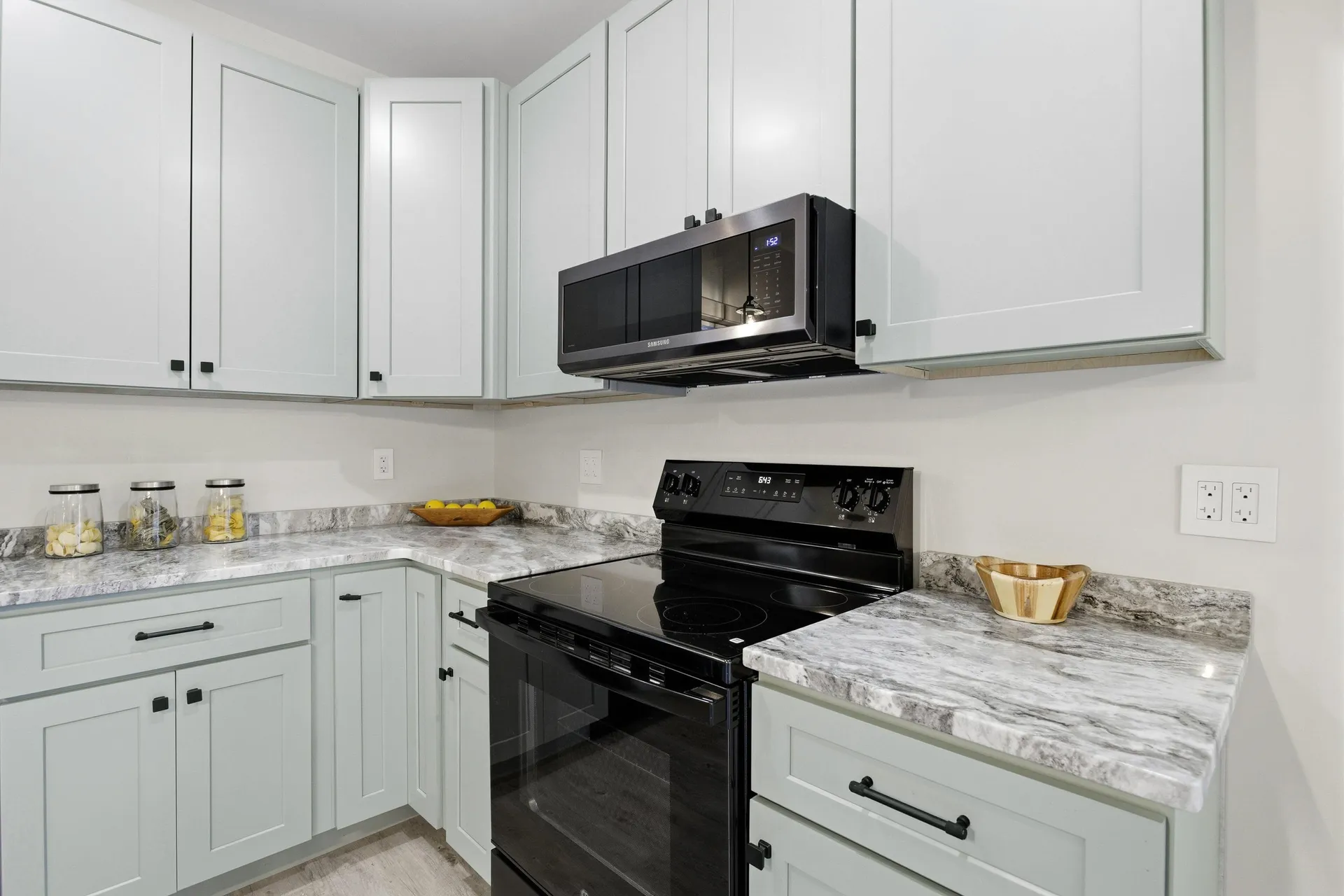 284 Bell Street Manchester NH 03103