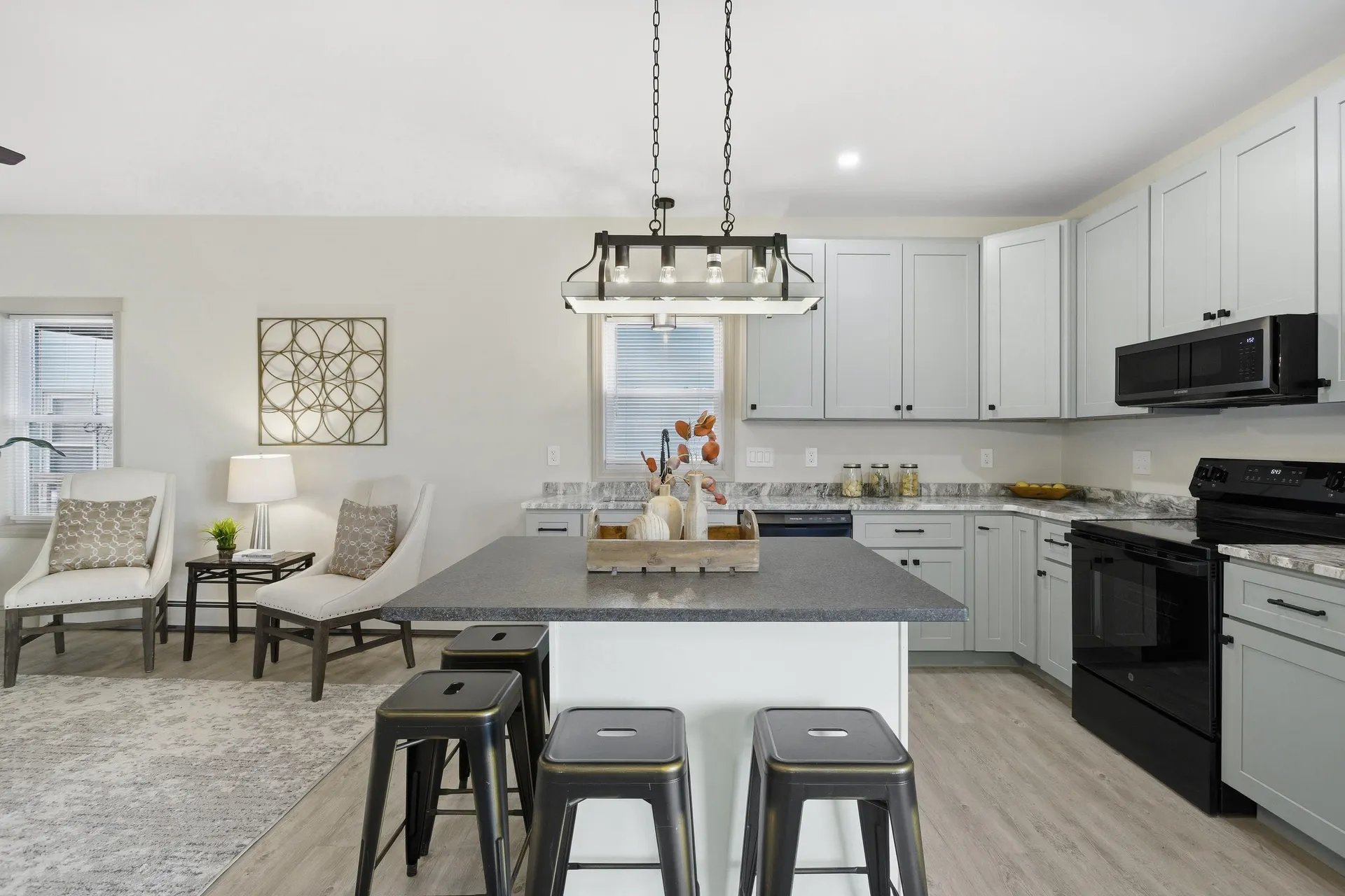 284 Bell Street Manchester NH 03103