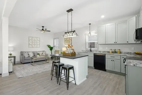 284 Bell Street Manchester NH 03103