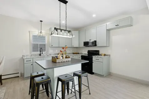 284 Bell Street Manchester NH 03103